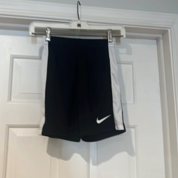 Nike Shorts - Picture 1 of 5